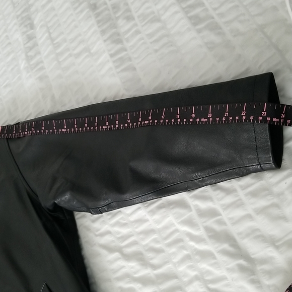 L - Jacket - Picture 12 of 13